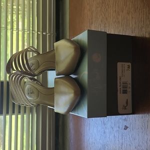 LIFE STRIDE Taupe Heels Size 7M New